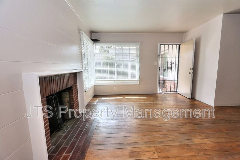 3109-3111 Hampshire Drive – photo 4