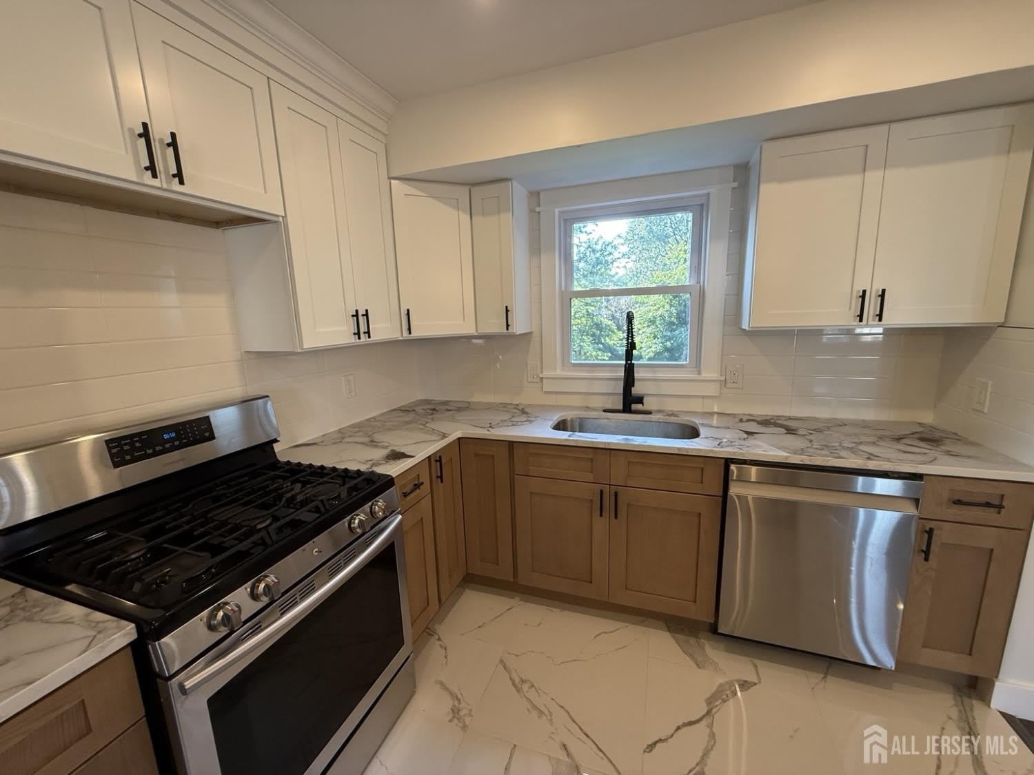 684 West Avenue – photo 5