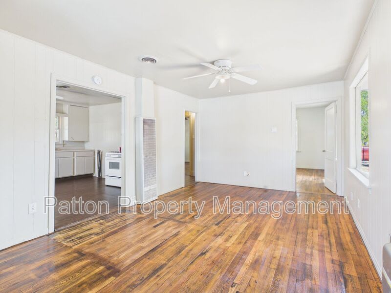 106 North Virginia Street – photo 4