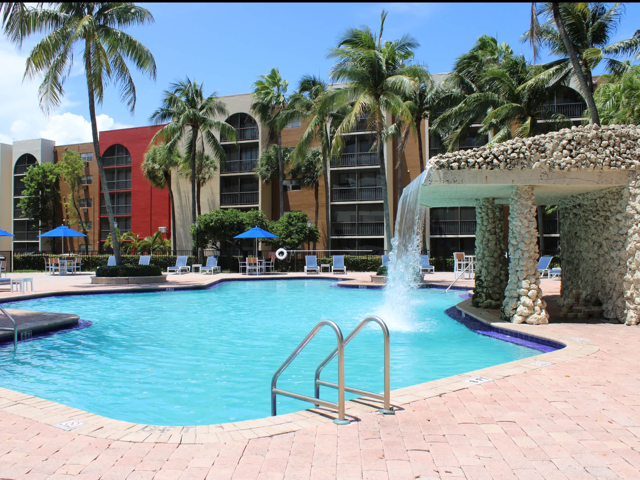Aventura Harbor Apartments – photo 2