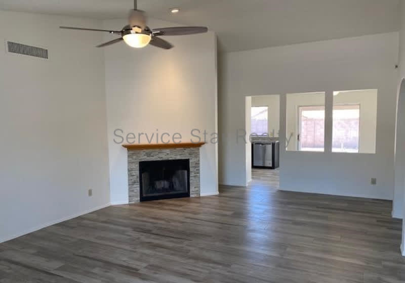 4541 E Frye Rd – photo 2
