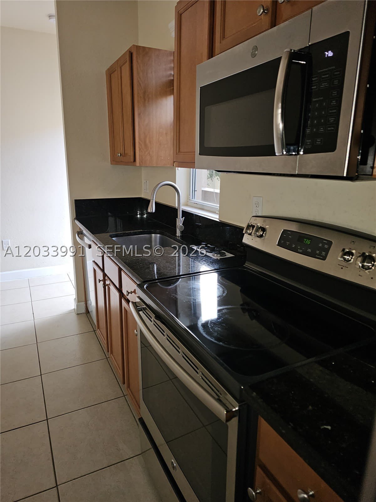 17066 SW 95th Ter – photo 4