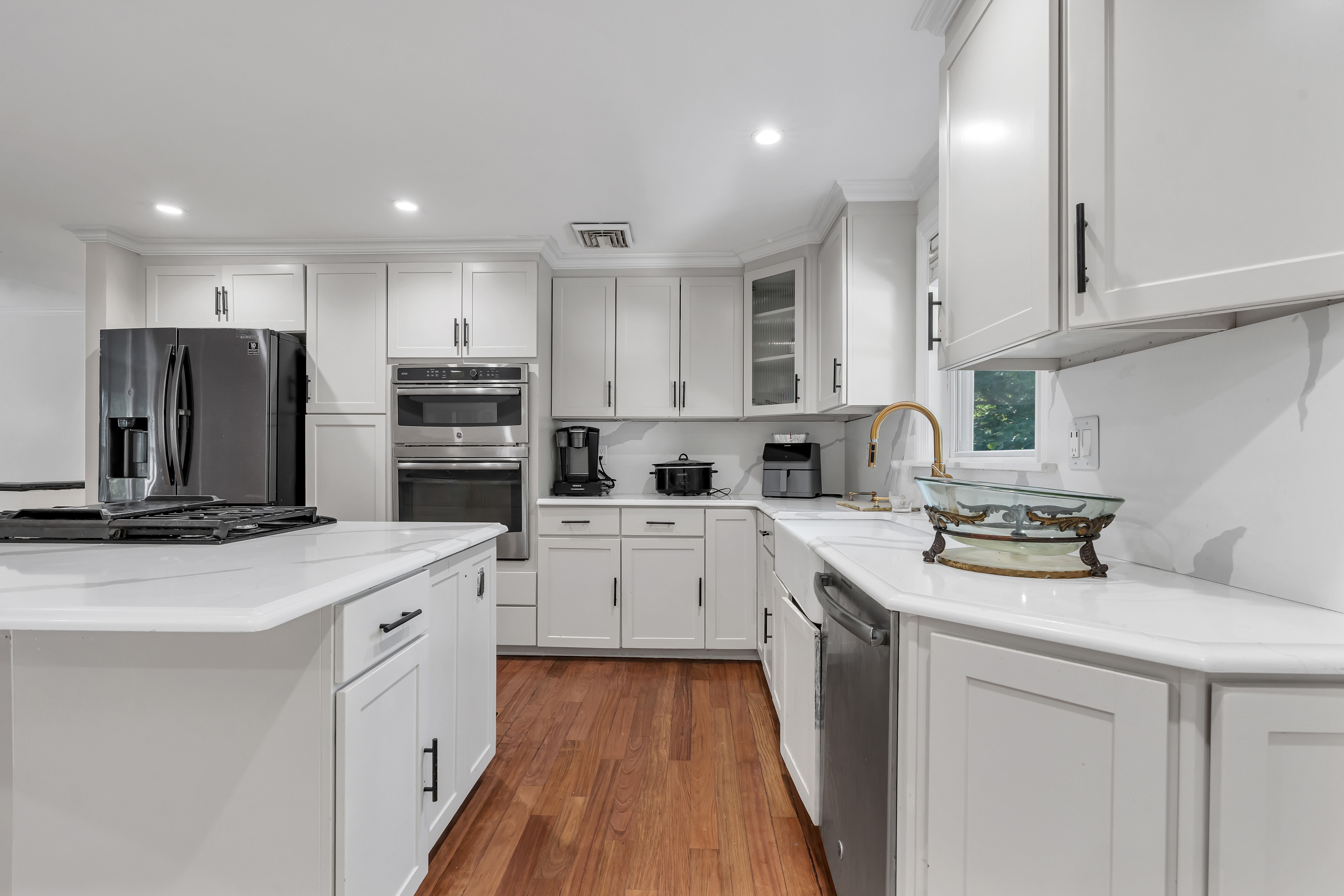 587 Central Ave – photo 4