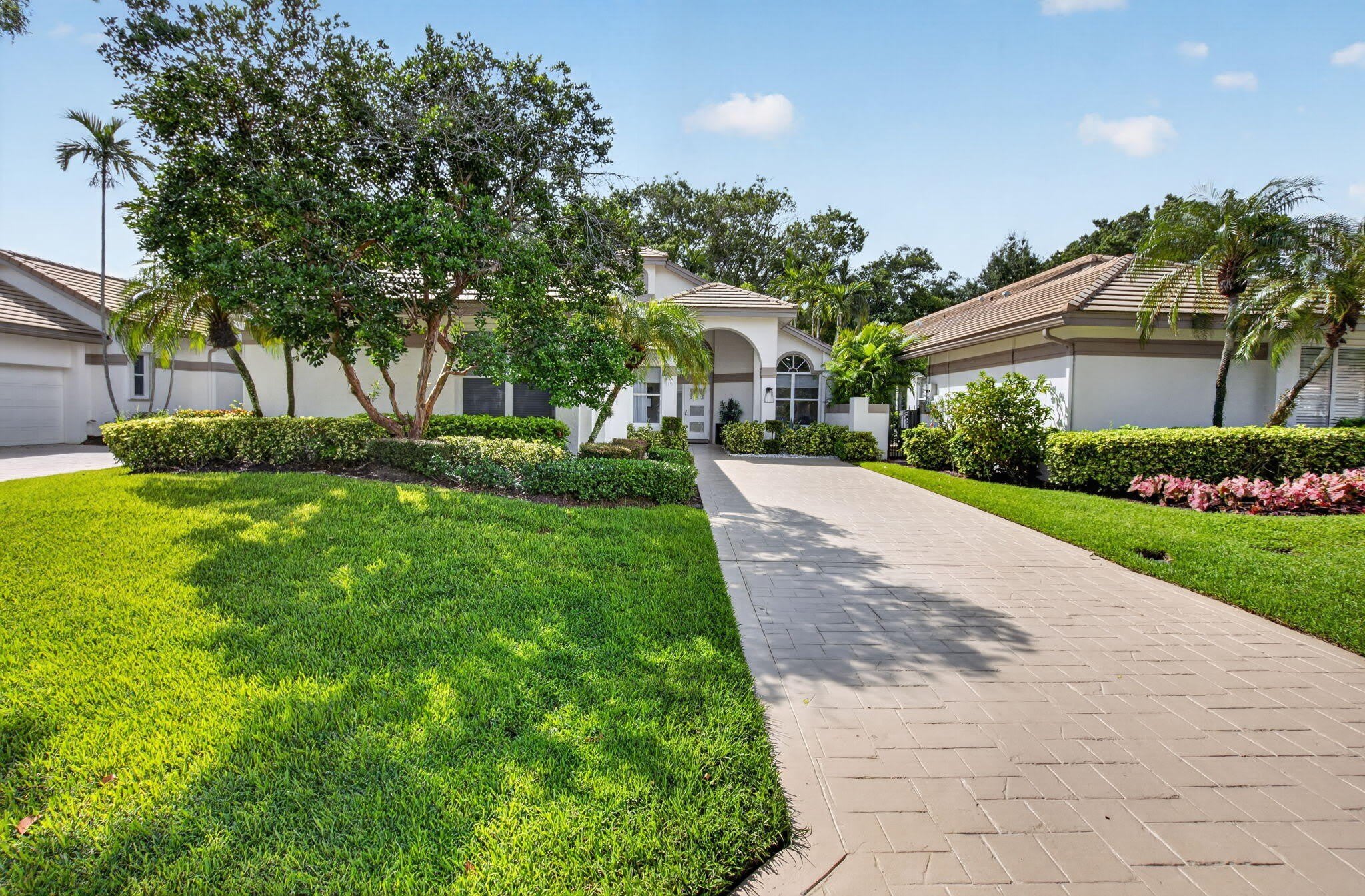 5372 NW 21st Avenue – photo 2