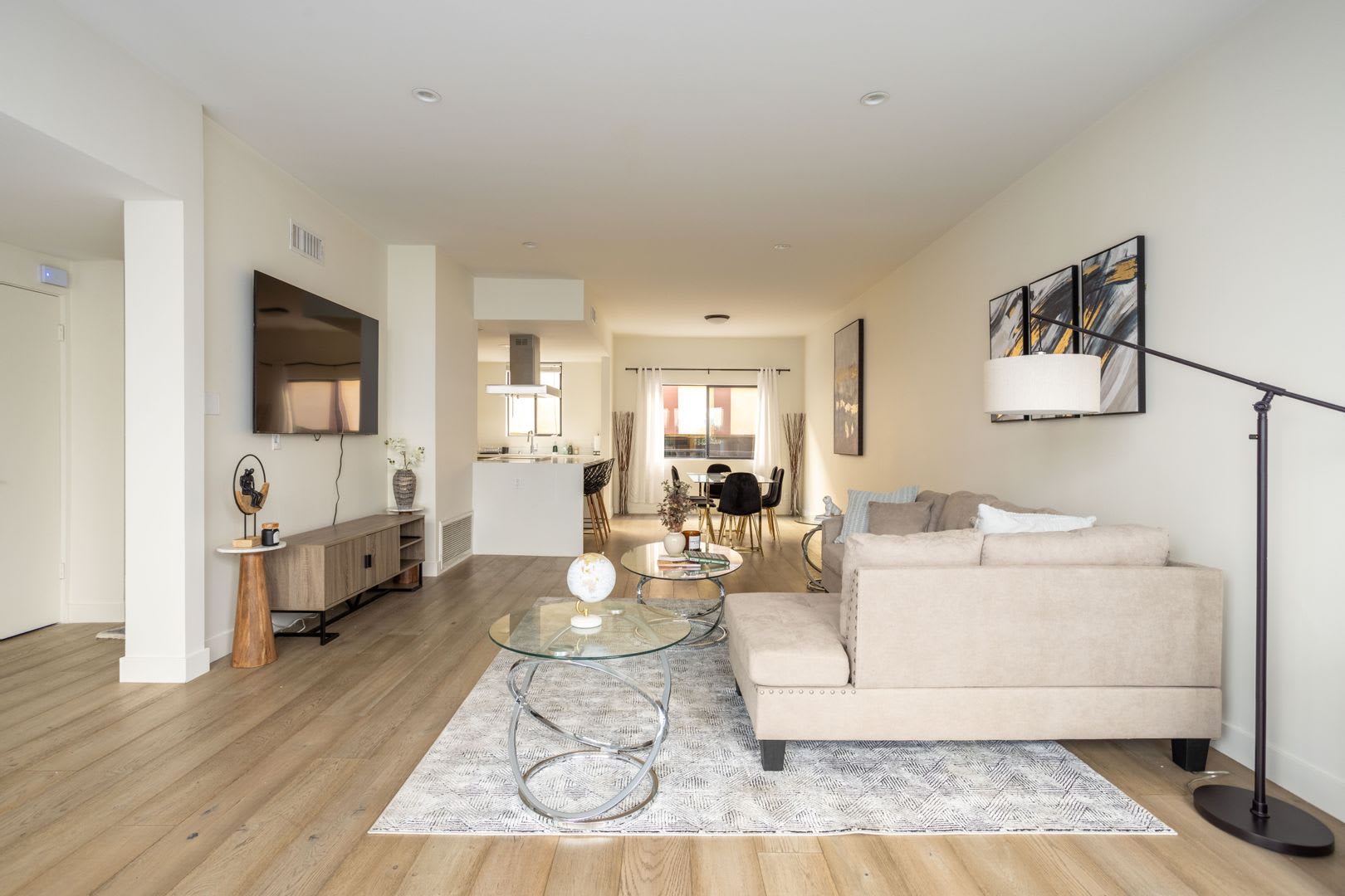 Welcome to 1823 N Fuller Ave 2 bed + 2.5 bath townhouse – photo 3