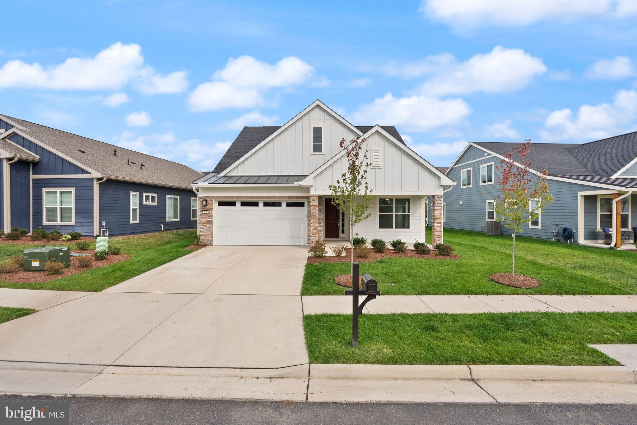 121 COWBIRD Street – photo 2