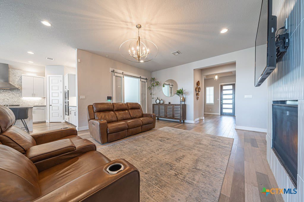 350 Nightshade Street – photo 4