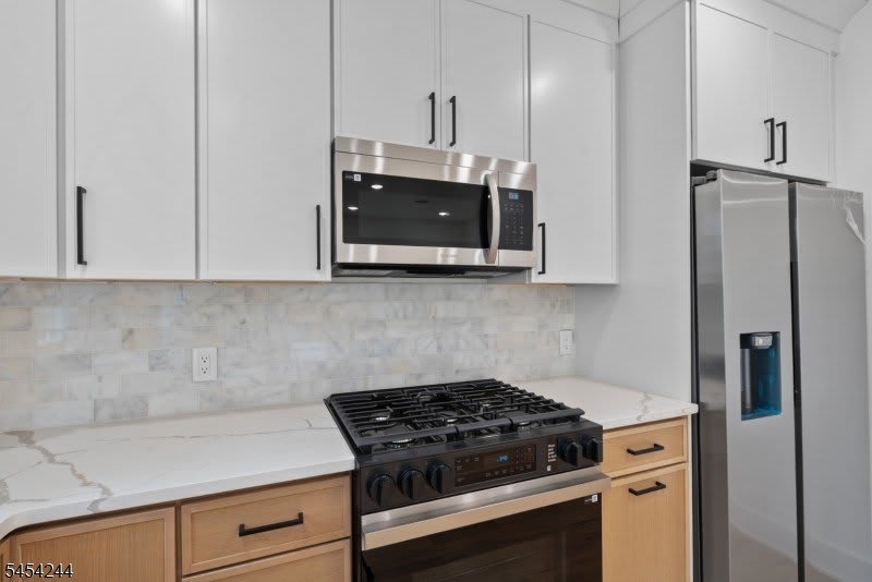 196 Taylor St – photo 3