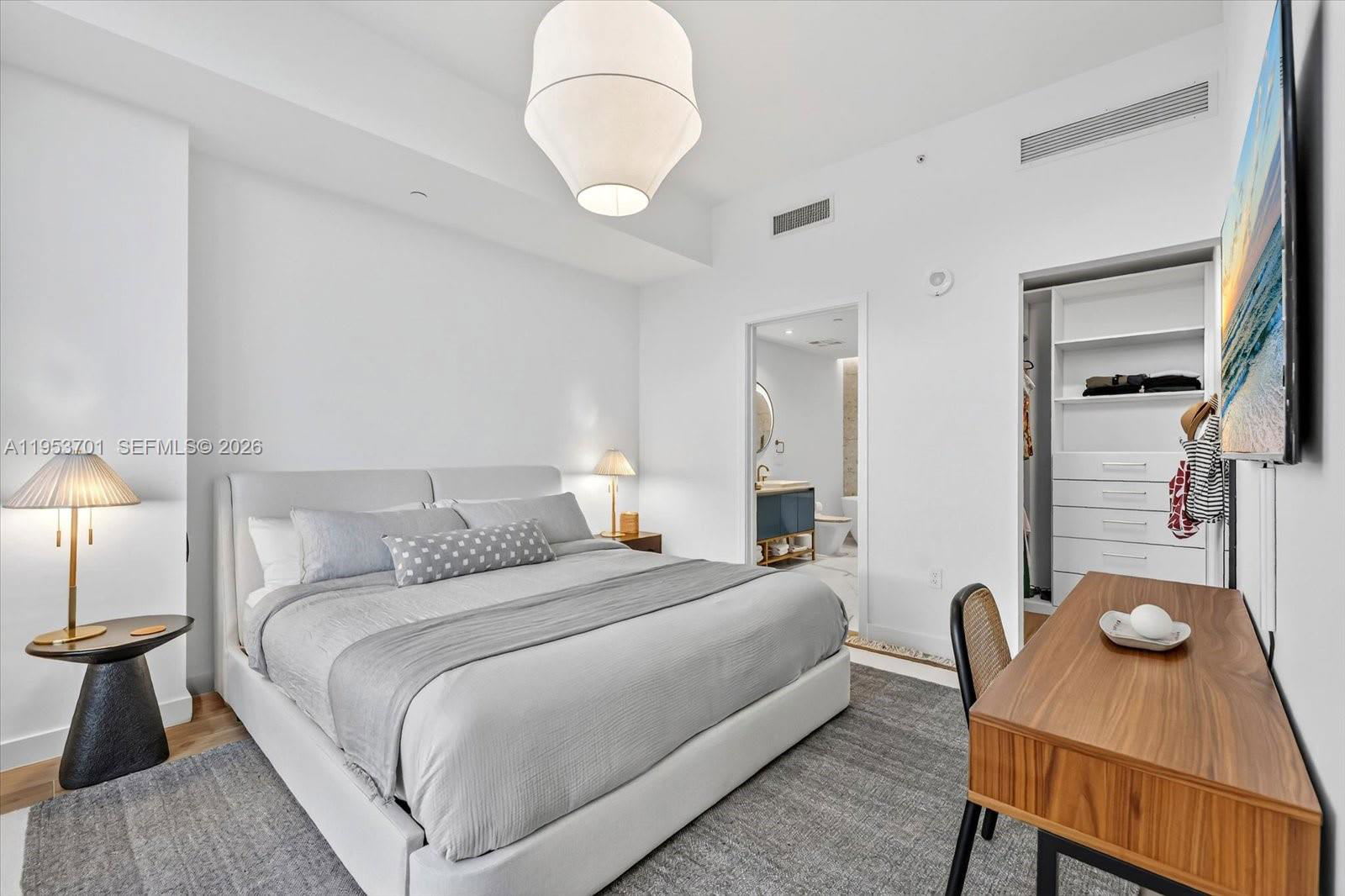 2678 Tigertail Avenue – photo 3