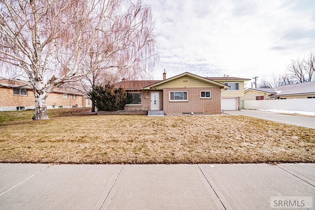 976 Canyon Avenue – photo 1