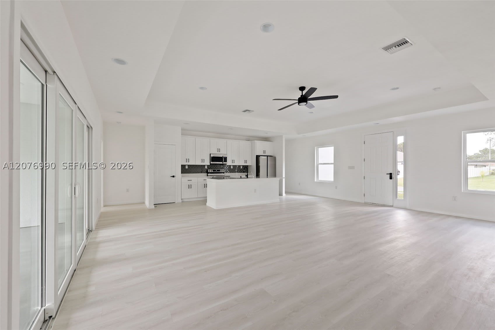 746 HARRIET AVE – photo 4