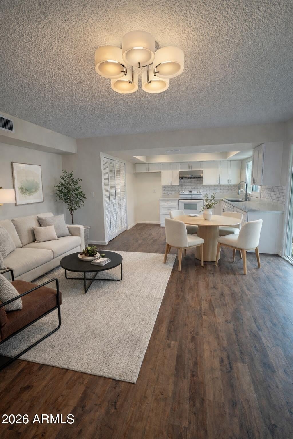 1657 W HAZELWOOD Street – photo 2