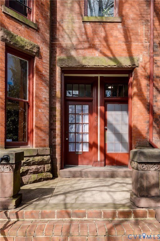 402 Stuart Circle – photo 2