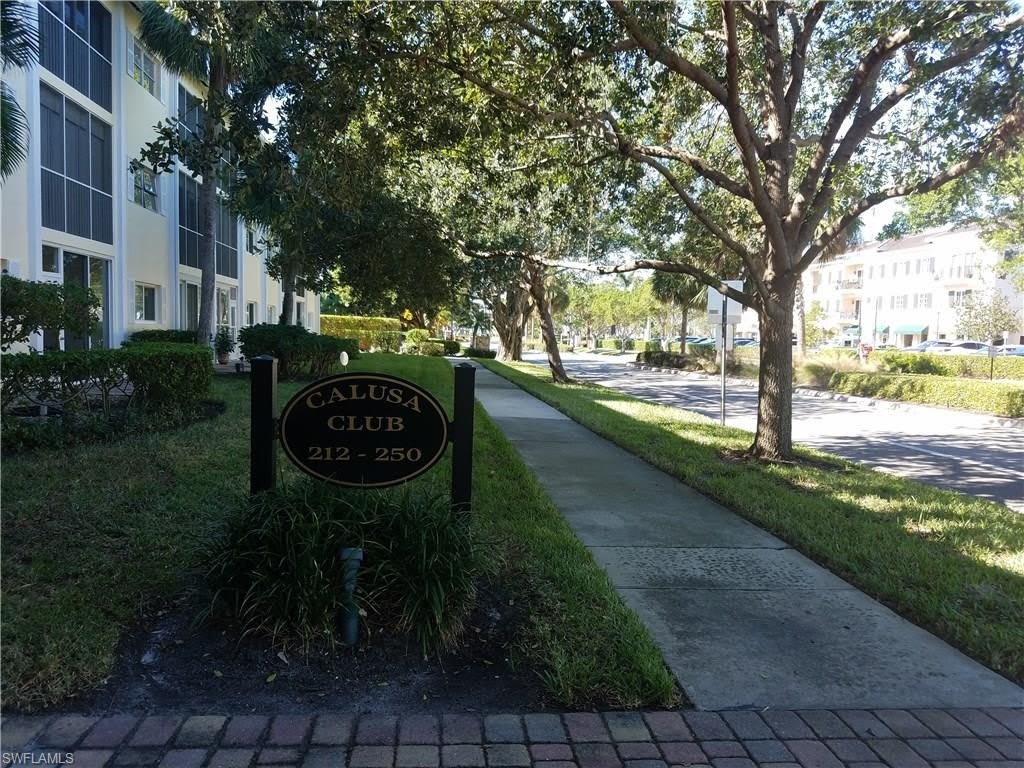 216 Banyan Blvd – photo 2