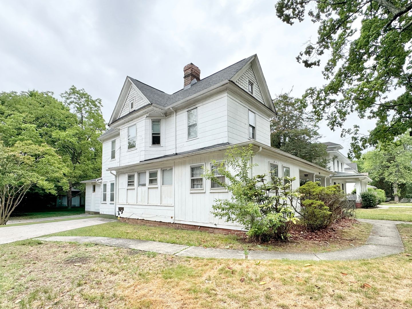 Great 2Nd Floor Apt Next To Greensboro College And Convenient To Downtown – photo 1