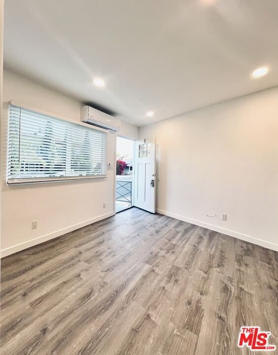 421 E Chevy Chase Dr – photo 4