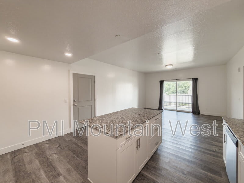875 S. Depot St. – photo 5