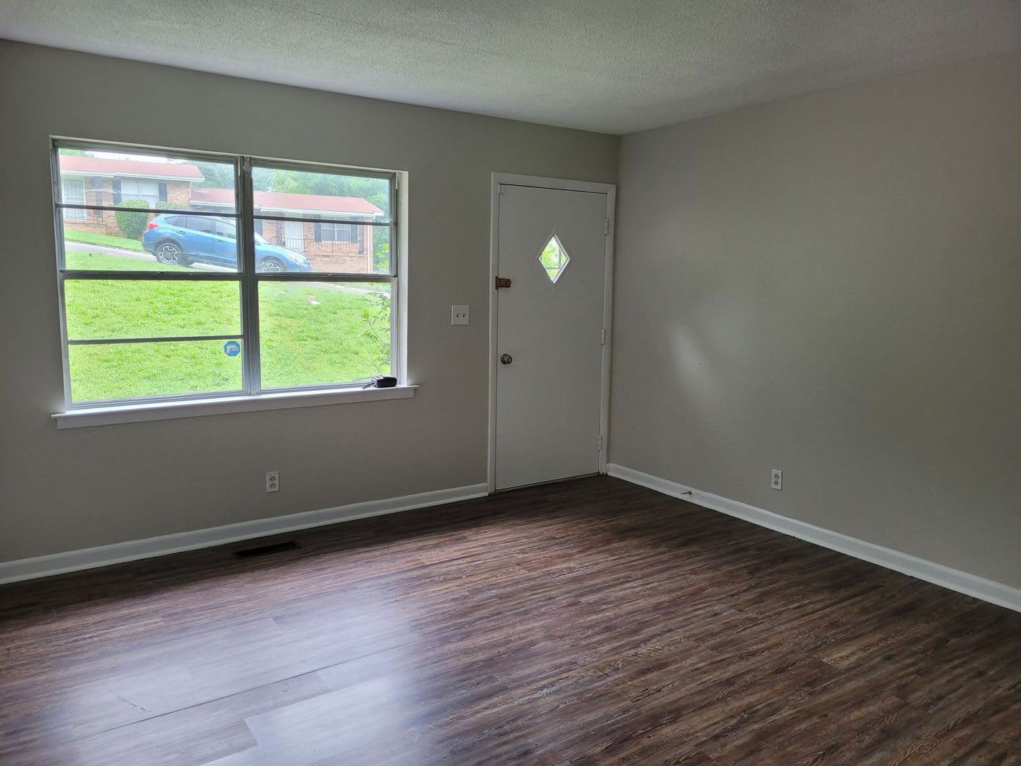 Pet-Friendly Duplex in East Ridge with Fenced Yard & Bonus Room! $350 Off First Month! – photo 2