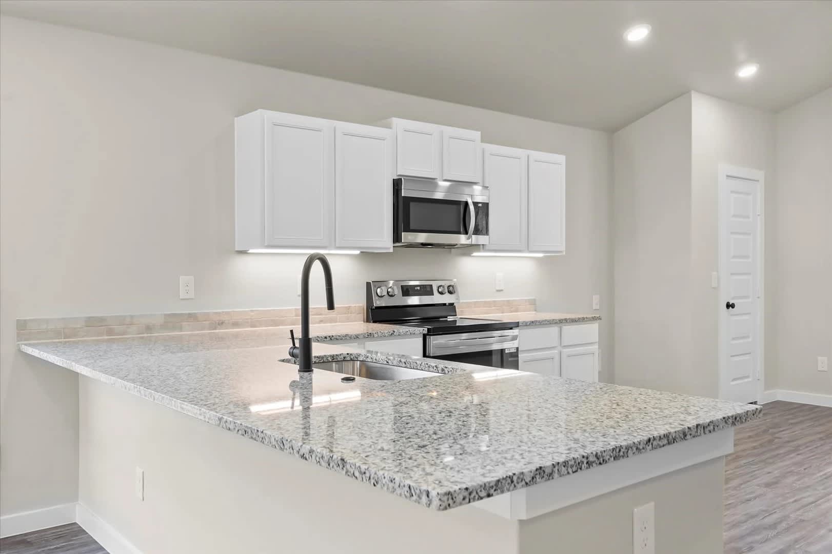 Upland West is the Best Pre-Leasing for August! – photo 4