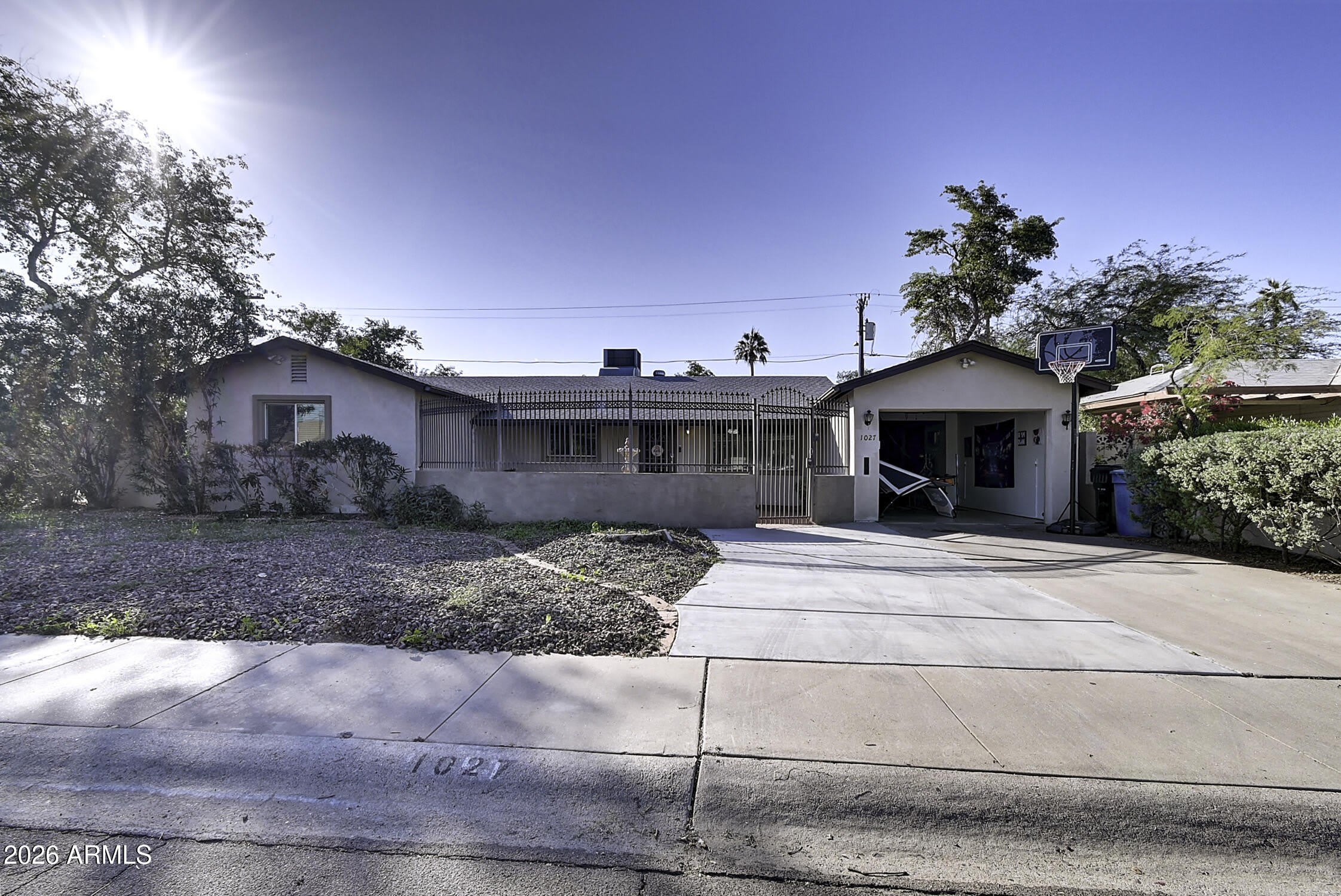 1027 W 19TH Street – photo 1