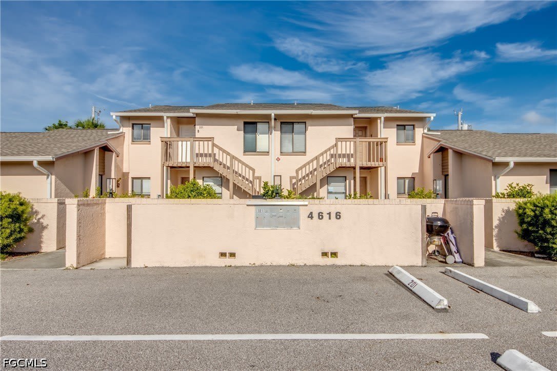 4616 SE 6th Avenue – photo 1