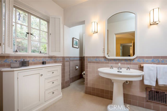 1762 Oak Grove Avenue – photo 5