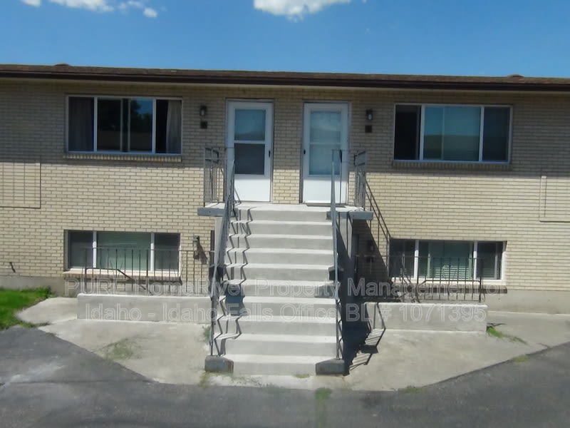 640 Hansen Ave – photo 1