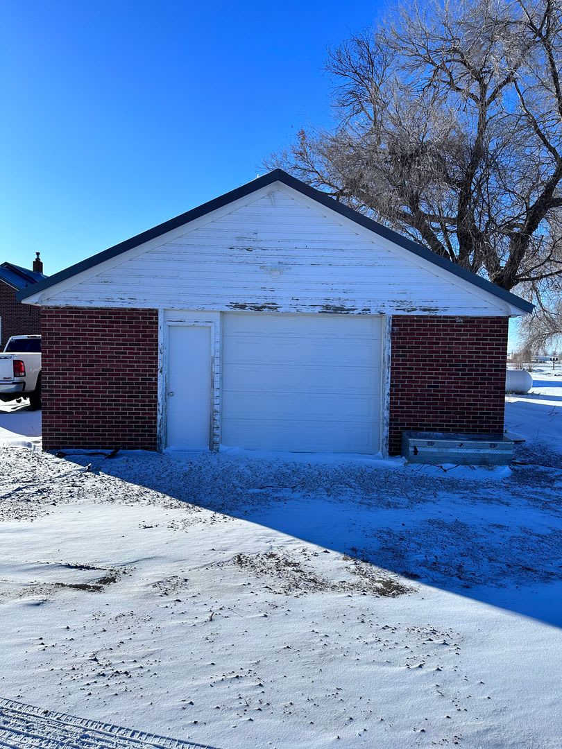 Beautiful 2 bedroom home avail NOW in the country. – photo 4