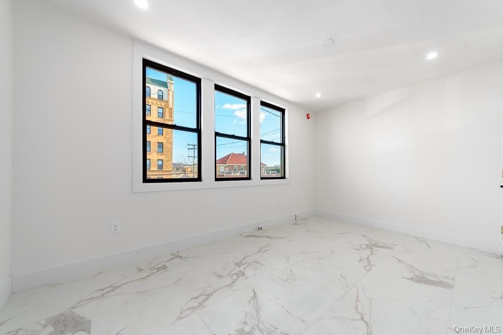 315 Riverside Boulevard – photo 3