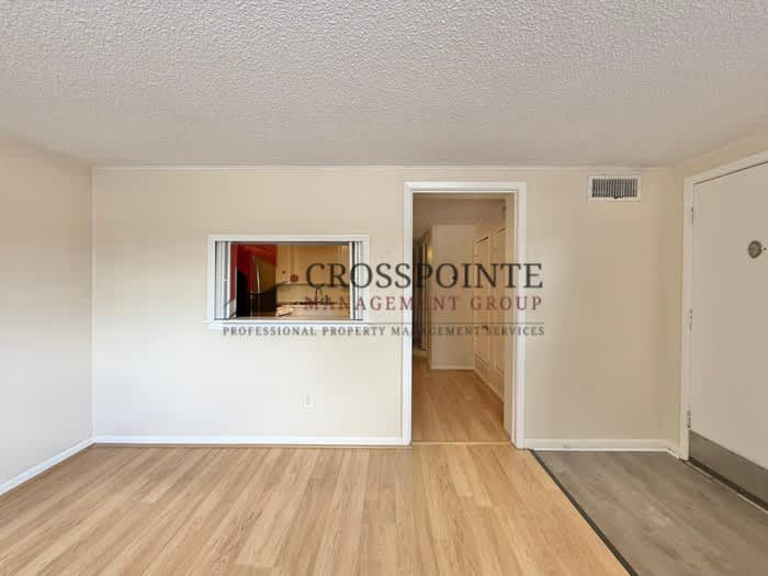 201 West Phillips Street – photo 4