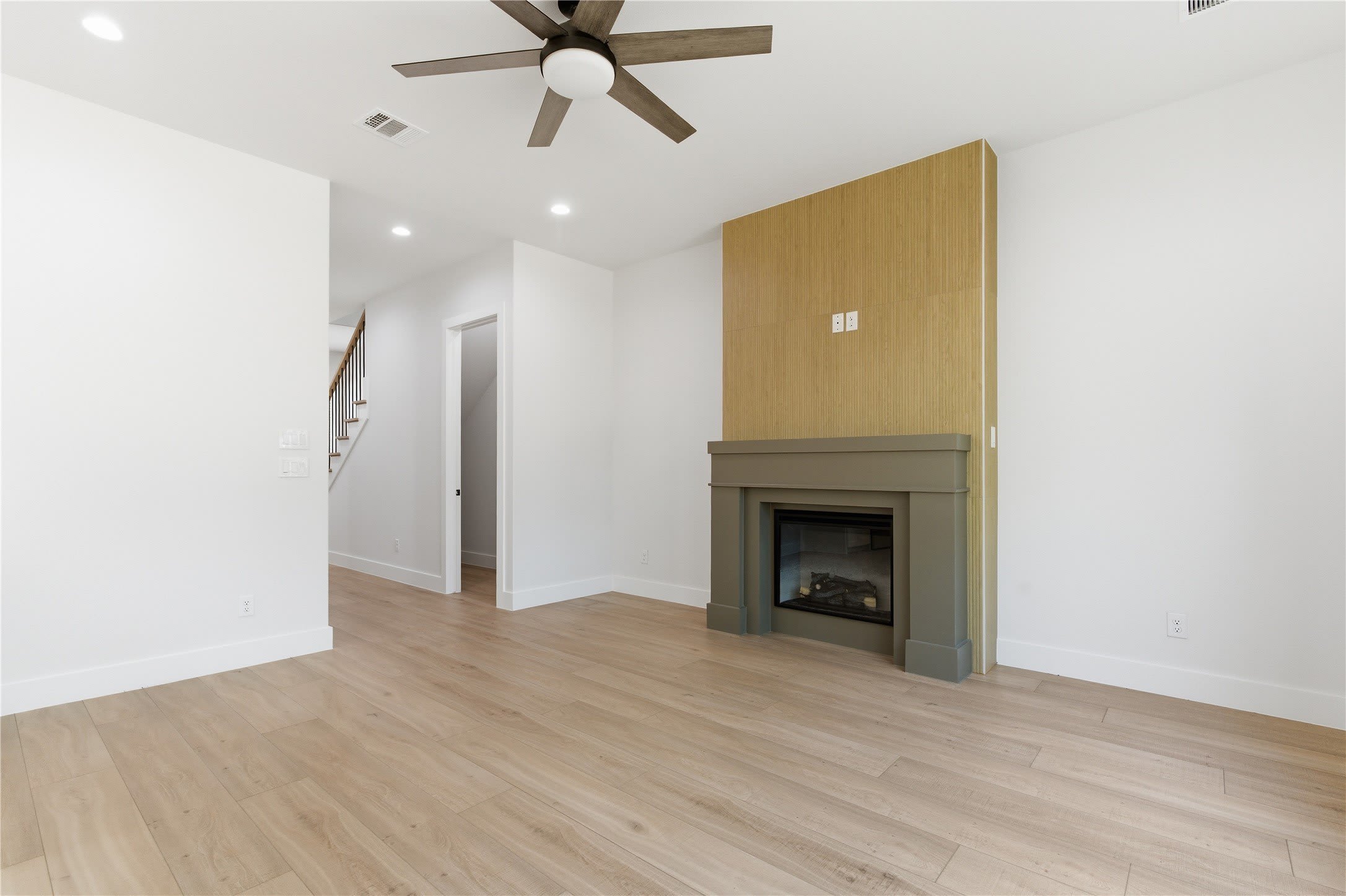 200 Dover Drive – photo 4