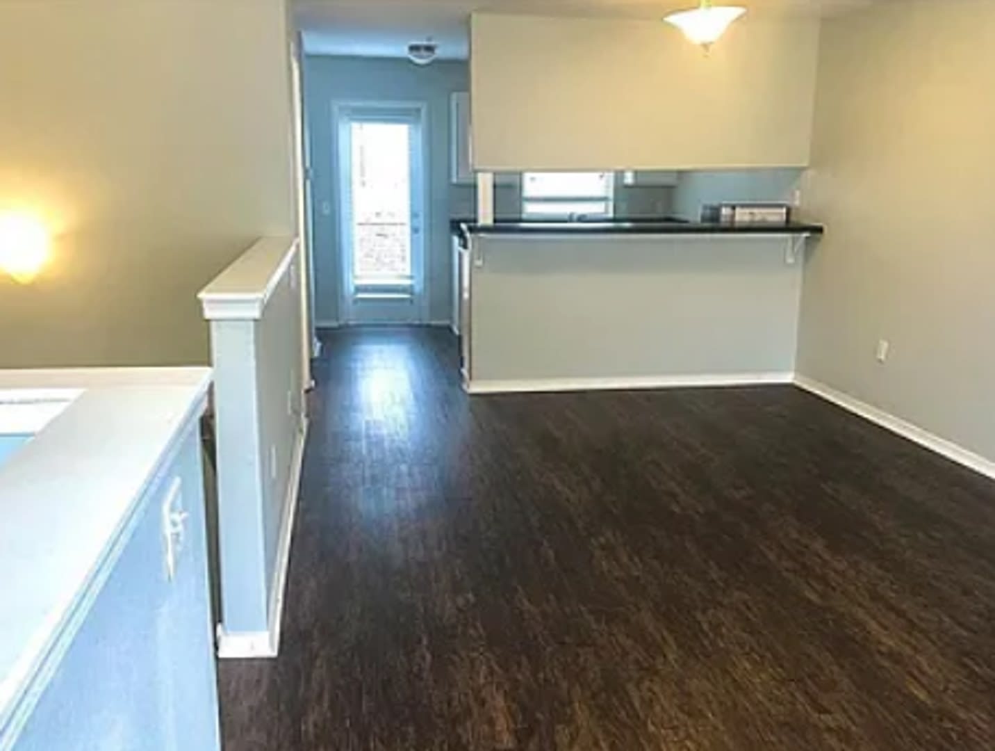 2 Bed 2 5 Bath Townhouse Off Razorback Greenway – photo 2