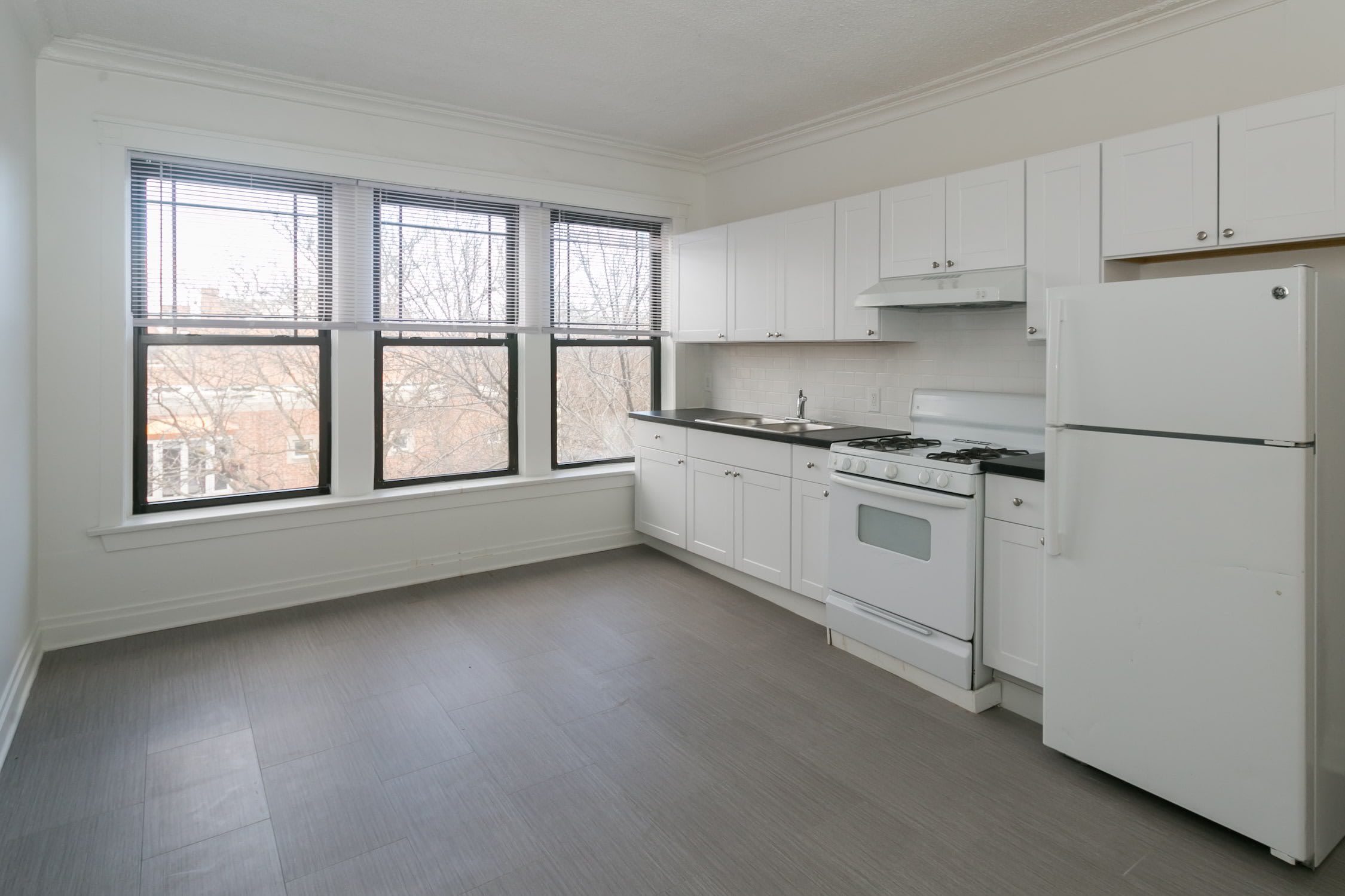 1610 West Sunnyside – photo 4