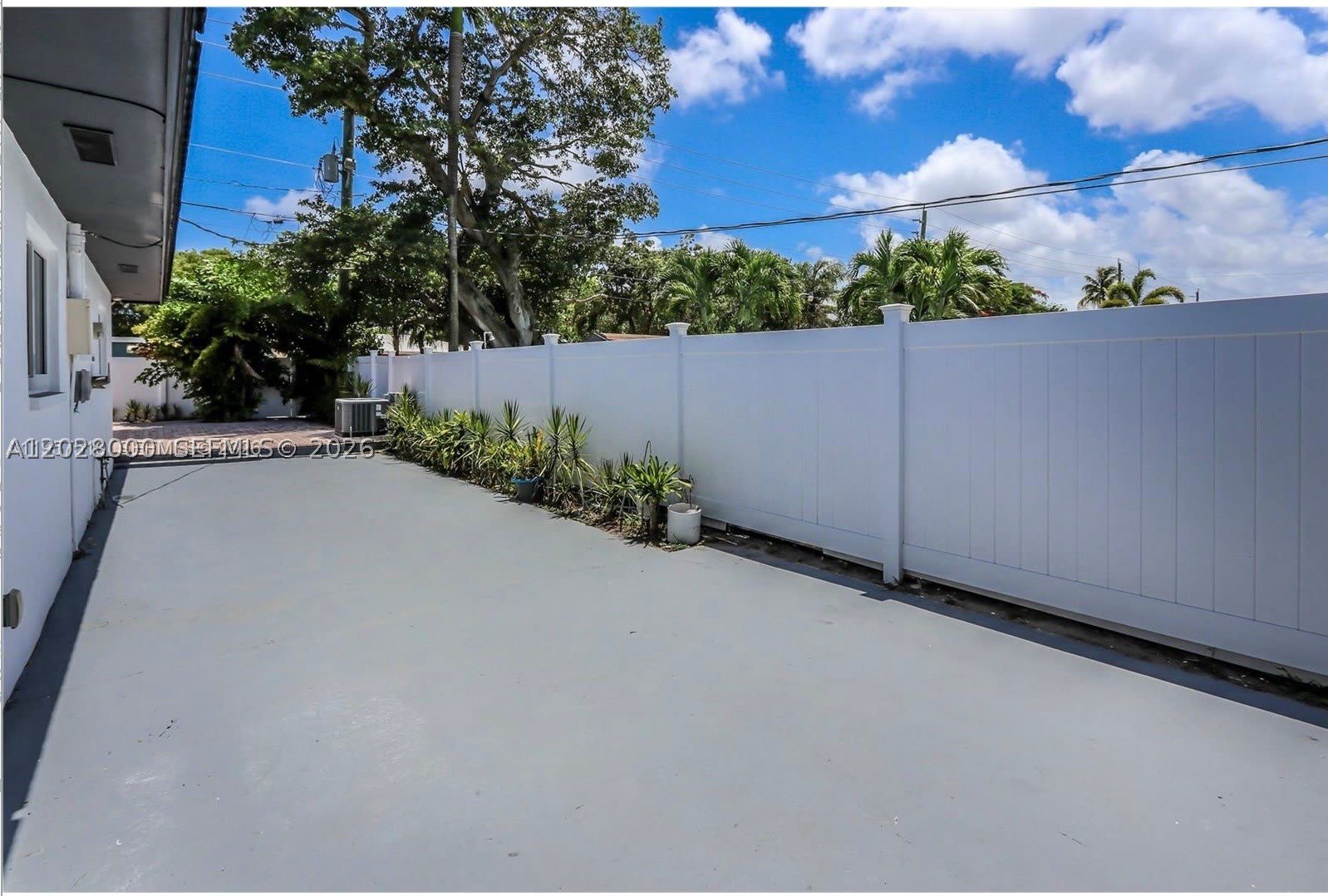 1110 S 14Th Ave – photo 4