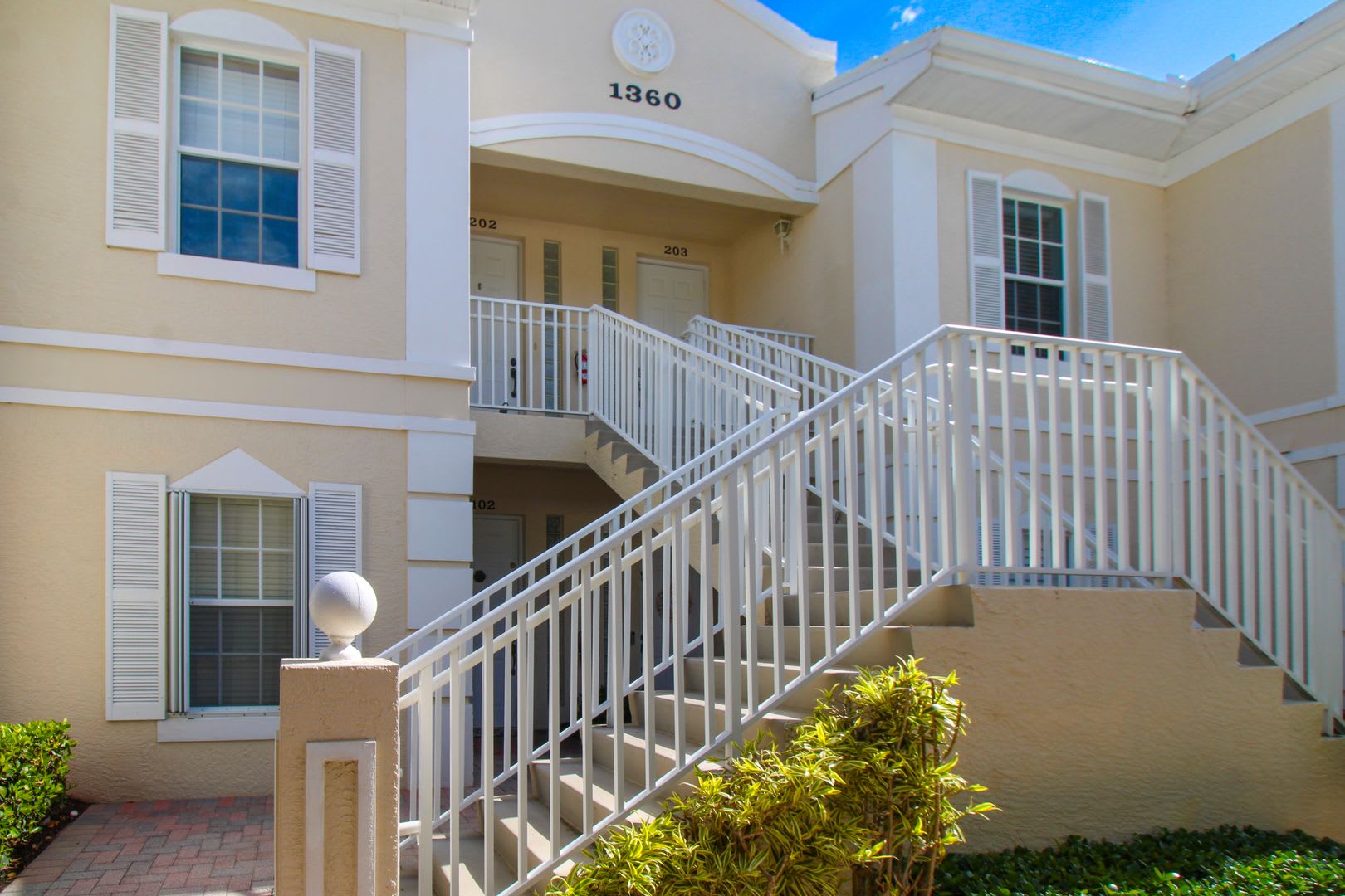 North Naples Sweet Water Bay Furnished Seasonal Rental – photo 2