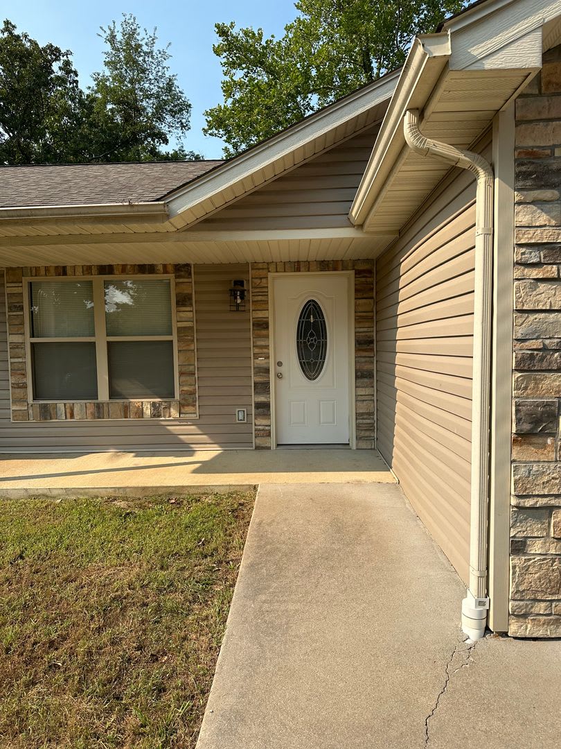 4 Bed 2 Bath For Rent In Waynesville – photo 3