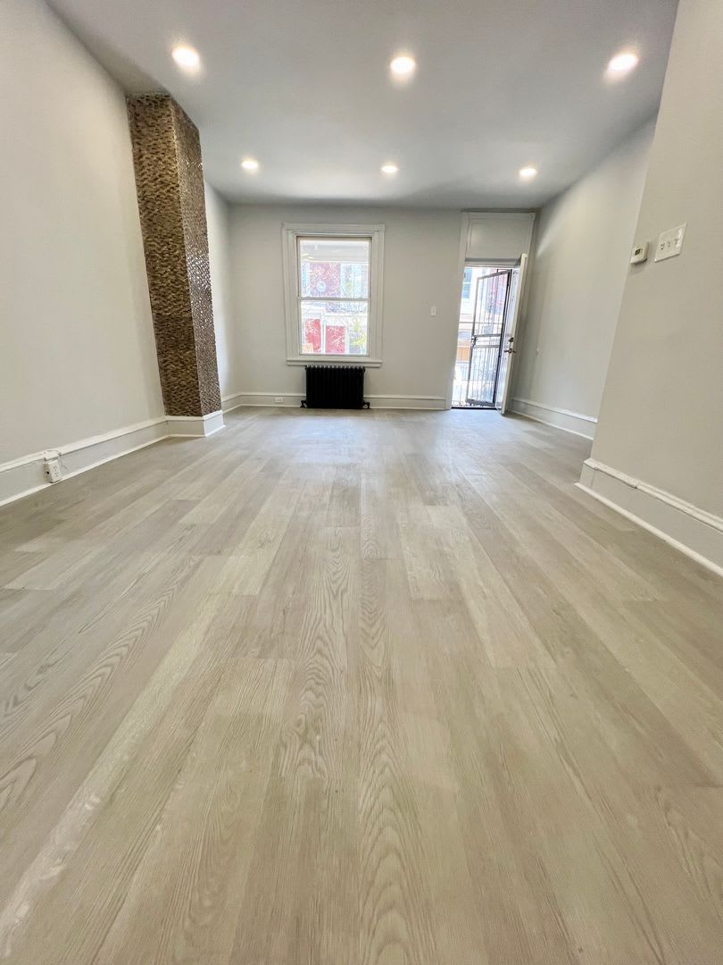 Newly Renovated Townhome in Kingsessing! Available NOW! – photo 4