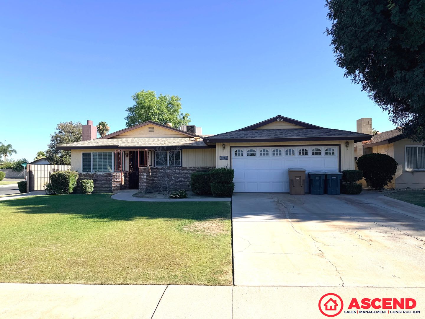 Comfortable 3BD/2BA Home in Bakersfield's 93309 — Small Pets Welcome! – photo 1