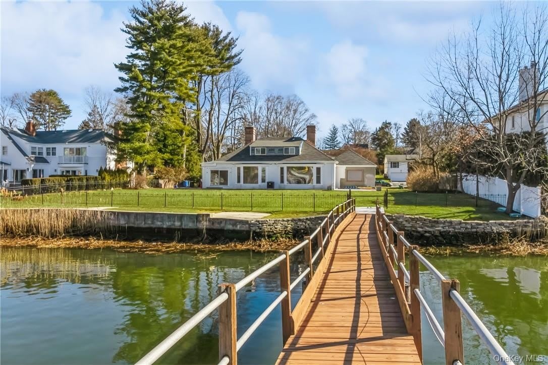 632 Shore Acres Drive – photo 2