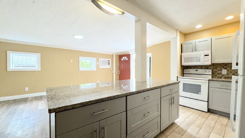 170 Kingston Ave – photo 1