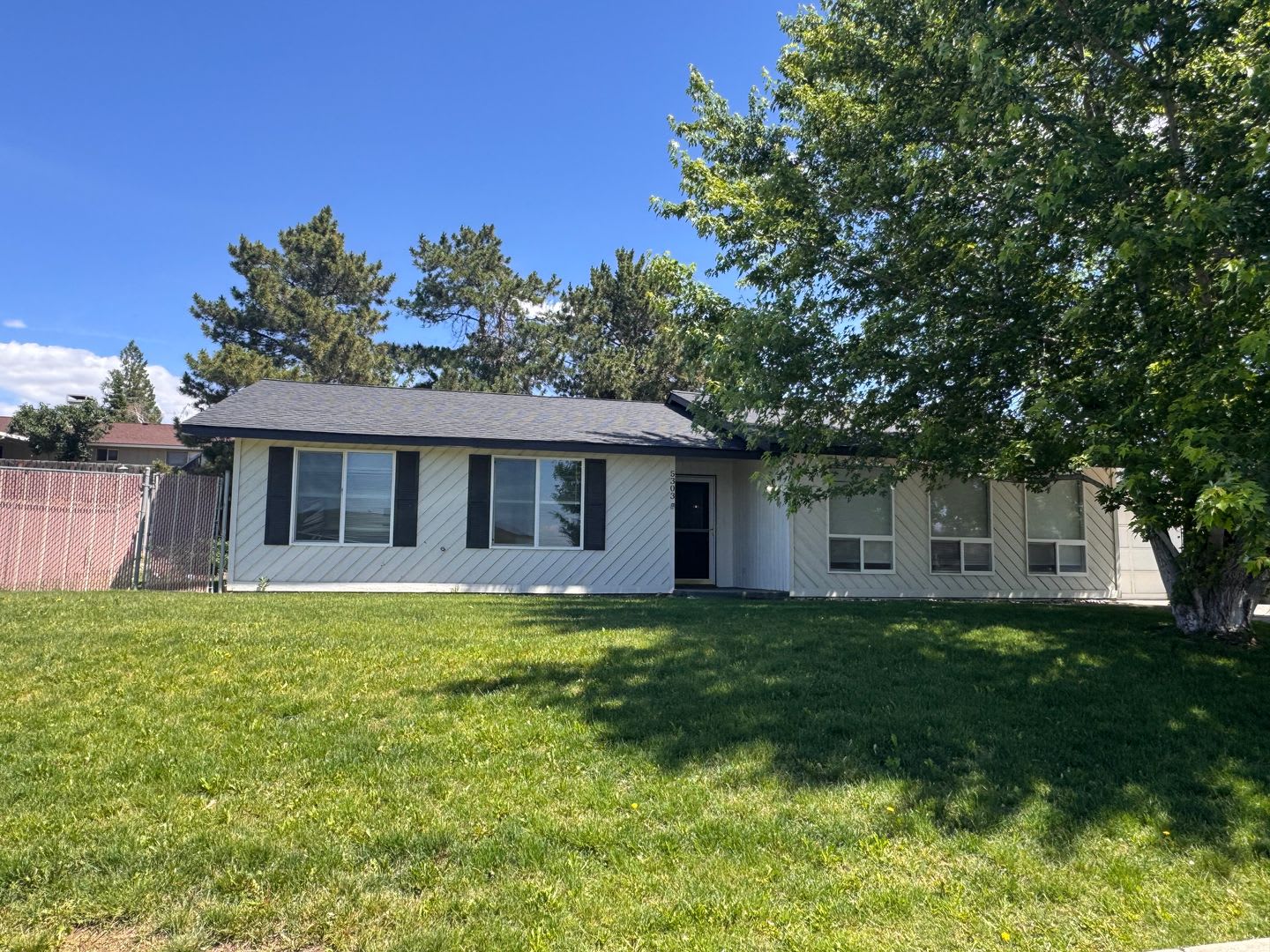 Terrace Heights 3br 2ba with double garage – photo 3