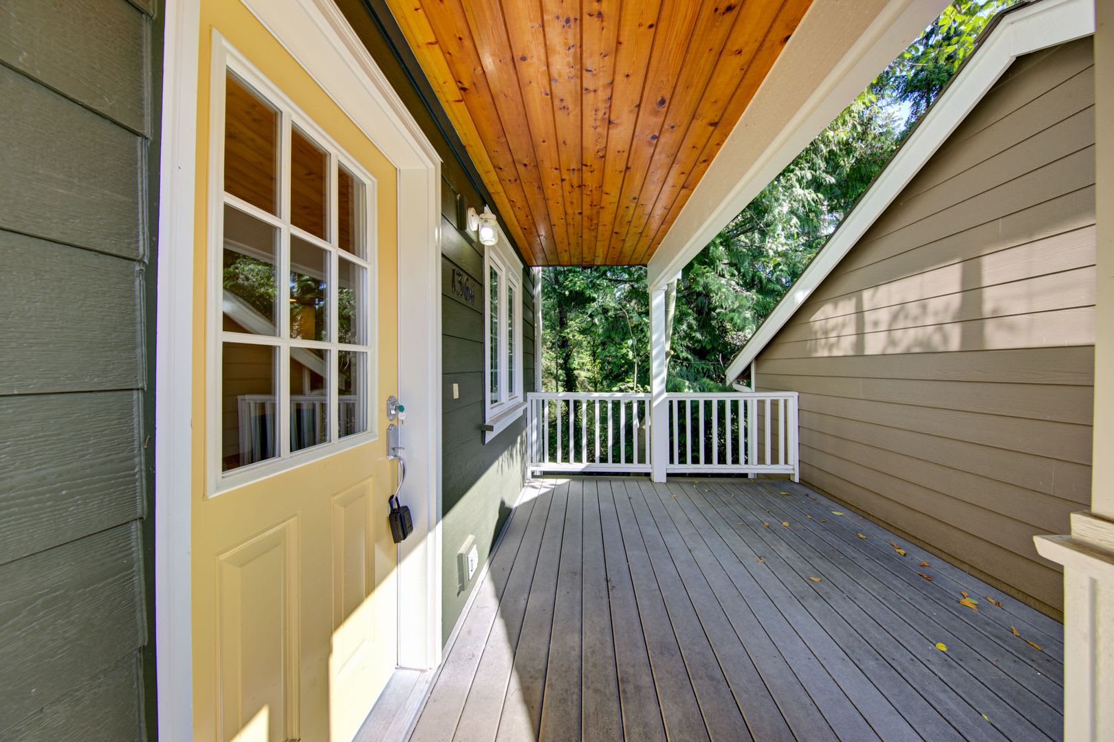2 Bedroom Townhouse Conveniently Located – photo 2