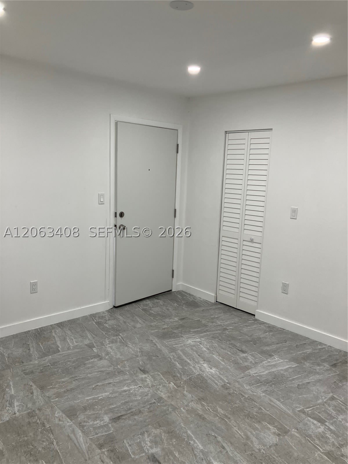 8305 SW 72nd Ave – photo 2