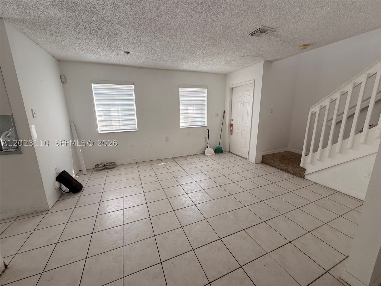 18674 SW 100th Ave – photo 4