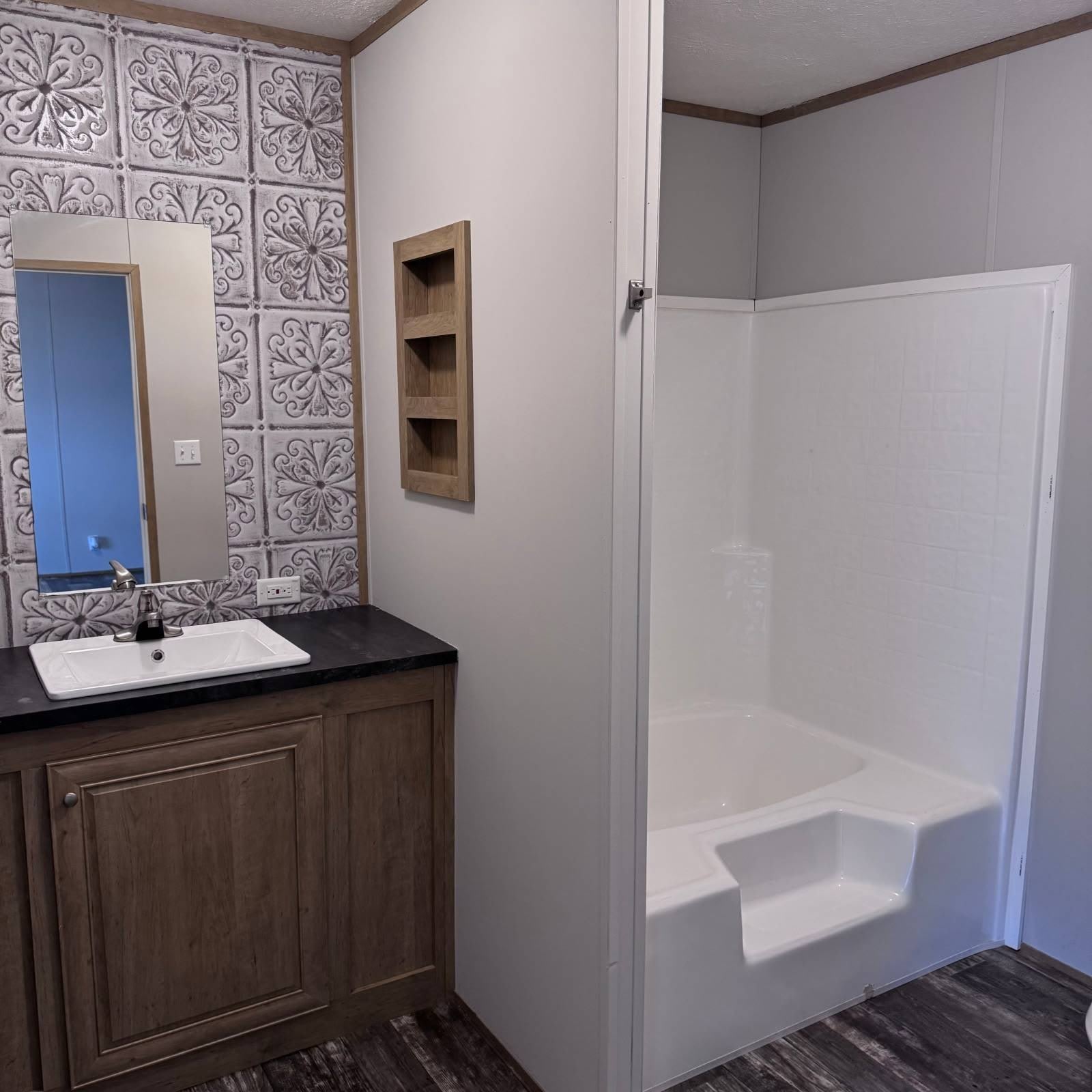 211 Oxford Circle – photo 1