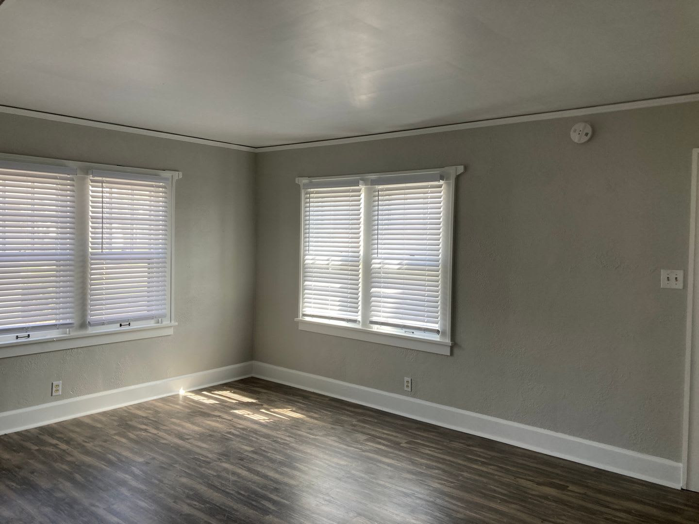 3 Bedroom One Bath home at 68th St in Urbandale – photo 3