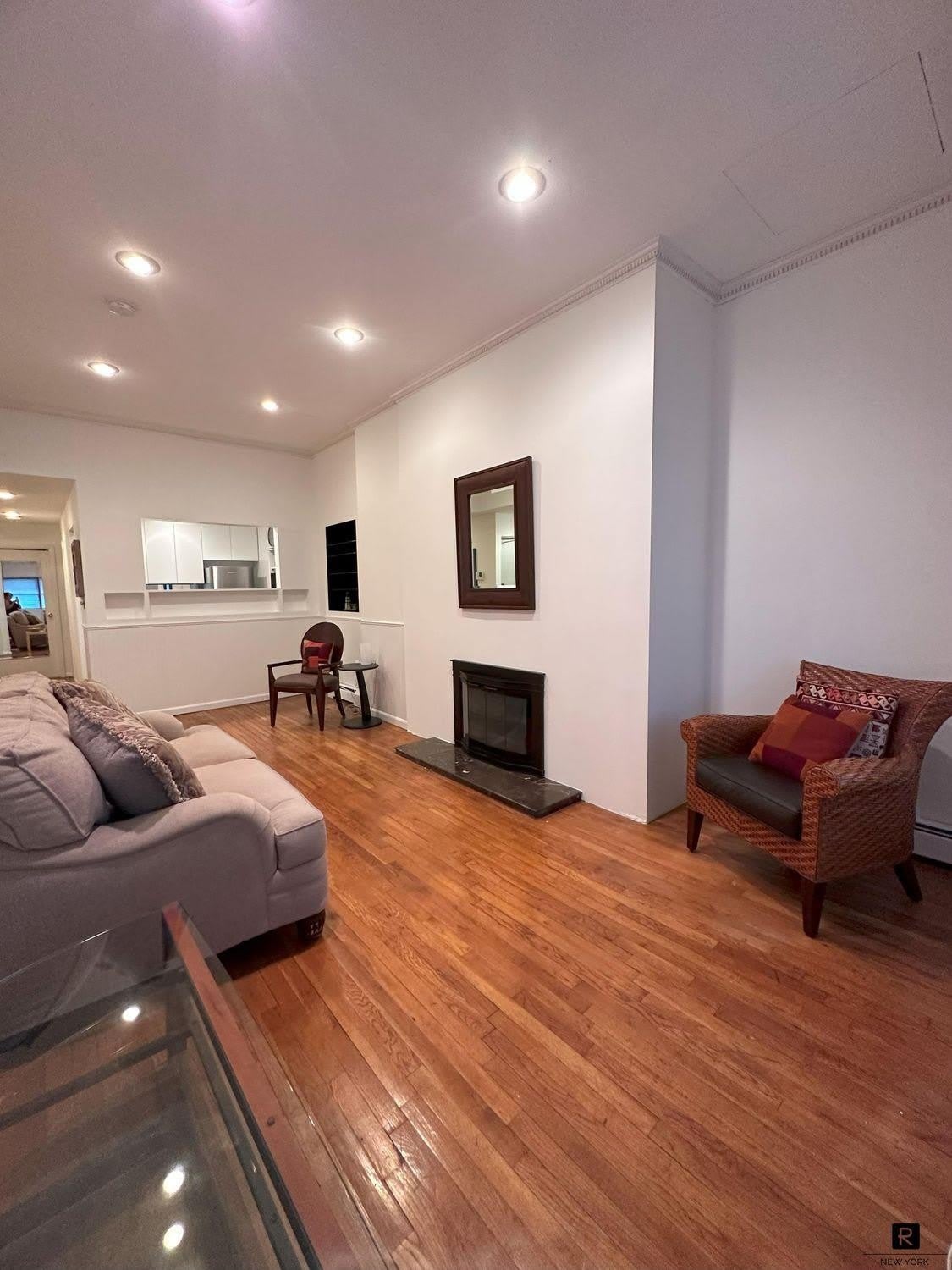 521 W 47th Street – photo 3