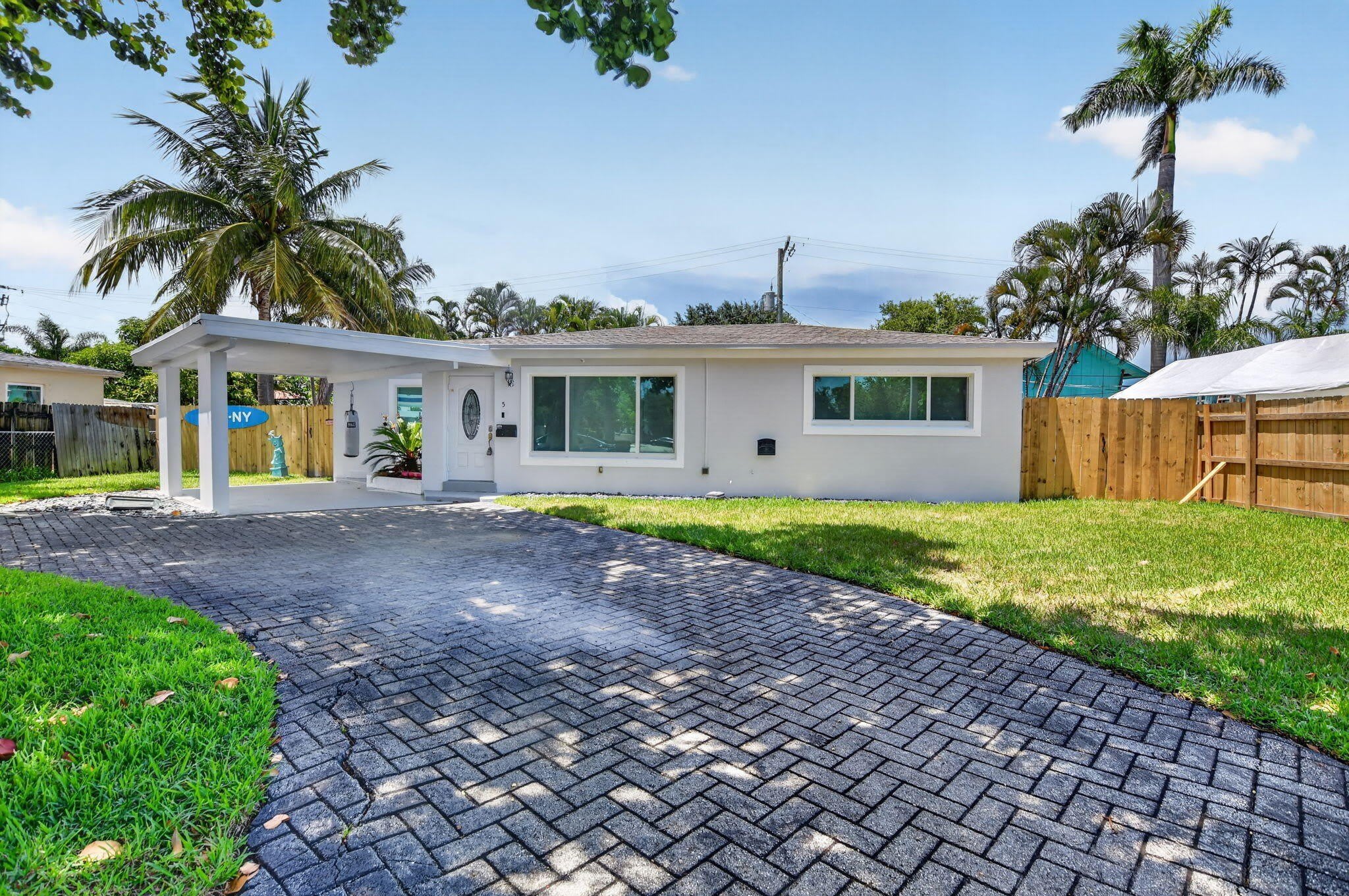 155 Ne 20Th Street – photo 1