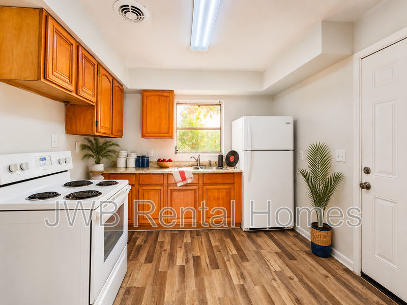 2321 Kinwood Ave – photo 3