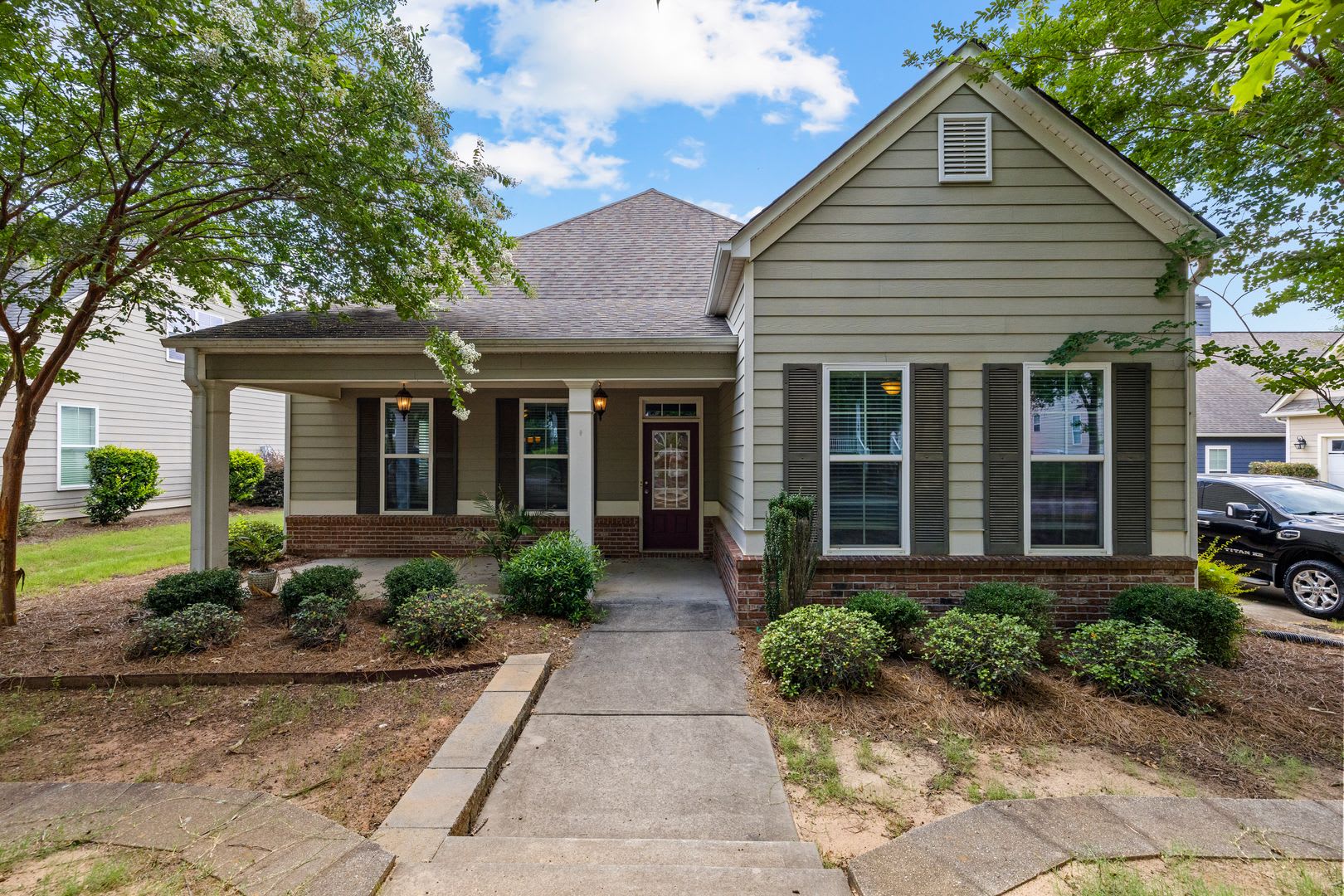 Spacious 5BR Home Walkable to Downtown Fayetteville – photo 3